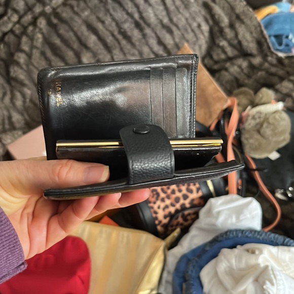 Chanel classic short kiss lock caviar wallet - Picture 4 of 14